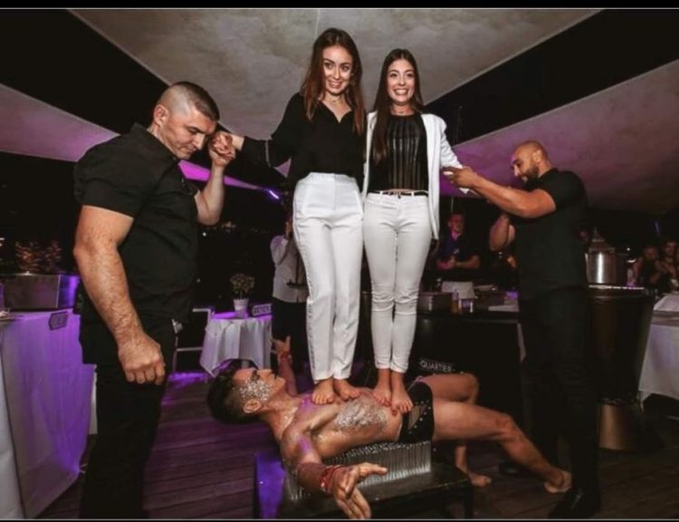 Spectacle de fakir, animations